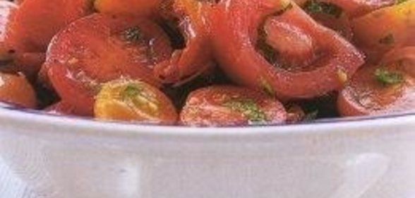 Томатный салат с мятой и лимоном