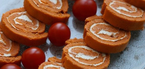 Томатные рулетики со сливочным сыром