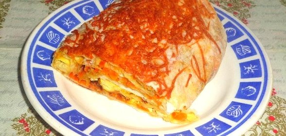 Рулет с яично-морковной начинкой