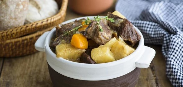 Рагу из говяжьей лопатки с корнеплодами в густой подливке