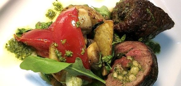 Рулетики из говядины с кедровыми орехами