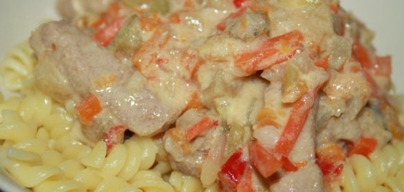 Подлива со свининой и овощами