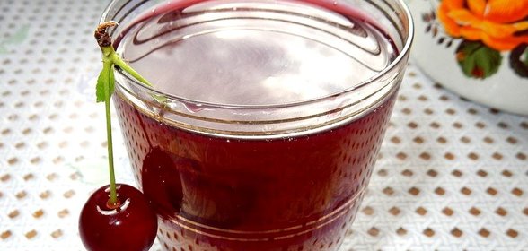 Вишнево - малиновый компот