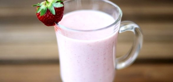 Клубнично-банановый смузи