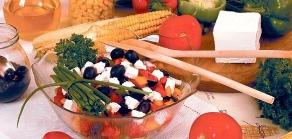 Салат греческий с брынзой