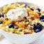 Киноа с фруктами и ягодами