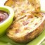 Запеченный фаршированный картофель с брокколи, беконом и сыром