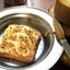 Тост с арахисовым маслом, бананом и кунжутом