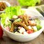 Салат из куриной грудки с сухариками
