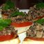 Брускетта с помидорами, шампиньонами и луком