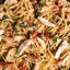 Паста с курицей, беконом и шпинатом