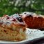 Шарлотка дрожжевая с медом и нектаринами