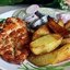 Стейки из куриной грудки с картофельными дольками