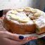 Шарлотка с бананами и вишней