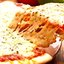 Пицца с моцареллой и помидорами