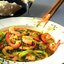 Креветки с огурцами и сельдереем в сладко-остром соусе