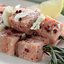 Розмариновые шашлычки из форели с овощным салатом