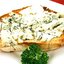 Тосты с пармезаном, голубым сыром и зеленым луком