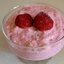 Творожный смузи с бананом и клубникой
