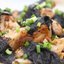 Тушеная морская капуста с курицей