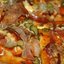 Открытый пирог-пицца с маринованными огурцами, болгарским перцем, хамоном, колбасой и сыром сулугуни