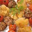 Фрикадельки с цветной капустой и помидорами