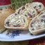 Песочный рулет с творогом, изюмом и орехами