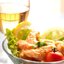 Коктейль из королевских креветок с черри и йогуртово-лимонным соусом