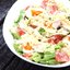 Свежий салат с курицей и яйцами
