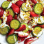Салат с клубникой, огурцом и сметаной
