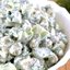 Зеленый салат с курицей, горошком и огурцами