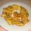 Запеченные картофельные дольки с розмарином и чесноком
