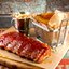 Жареные свиные ребра в соусе BBQ с овощным салатом и печеным картофелем