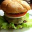 Гамбургеры с овощами и сыром