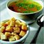 Куриный бульон с перцем и гренками