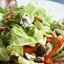 Салат с кукурузой, горошком и мидиями
