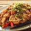 Лапша с индейкой и овощами в кокосово-арахисовом соусе