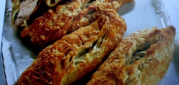 Куриное филе в слоеном тесте