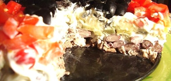 Салат с говядиной и красной фасолью