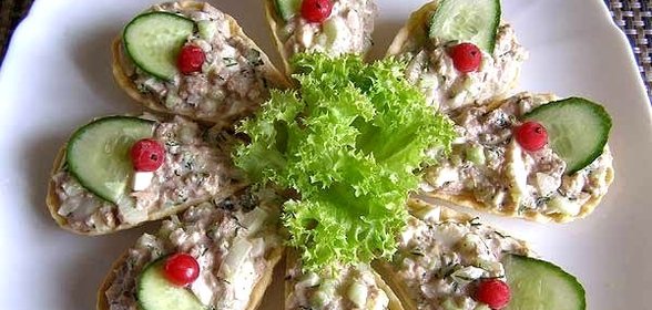 Тарталетки с сайрой