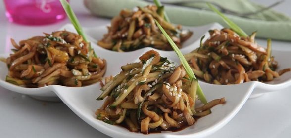 Салат из кальмара с огурцами