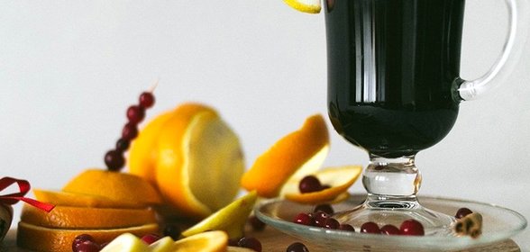 Глинтвейн с фруктами и специями