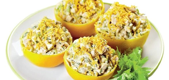 Сладкие лимоны с куриным салатом