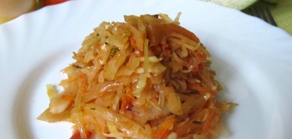 Капуста тушеная с луком-пореем