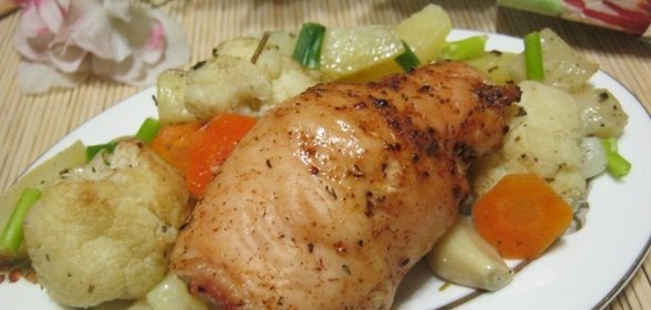 Куриные рулетики Пикантные с гарниром из запеченных овощей