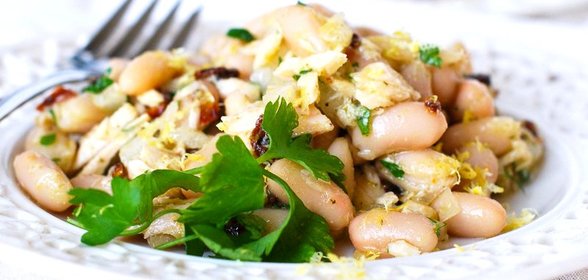 Салат с вешенками и фасолью