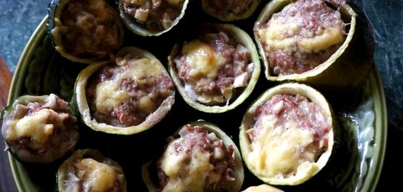 Кабачок фаршированный