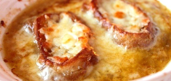 Суп луковый с белым вином