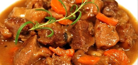 Жаркое под соусом