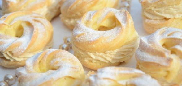Заварные колечки с творожным кремом